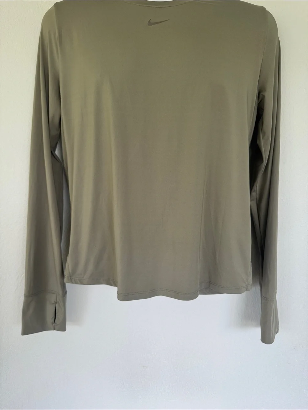 Nike One Dri-Fit olive gray men’s long sleeve thumb hole workout tee medium